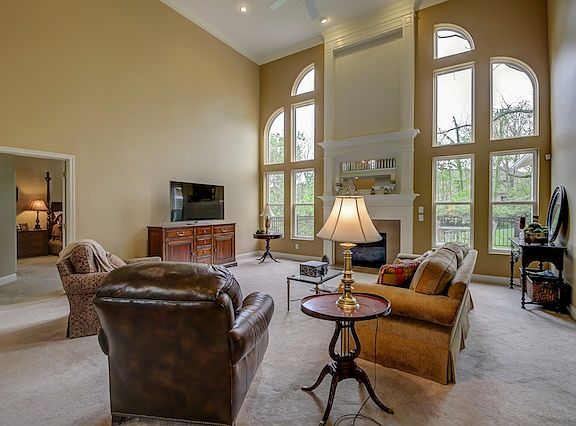 5th image of 2308 Summerwoods Dr
