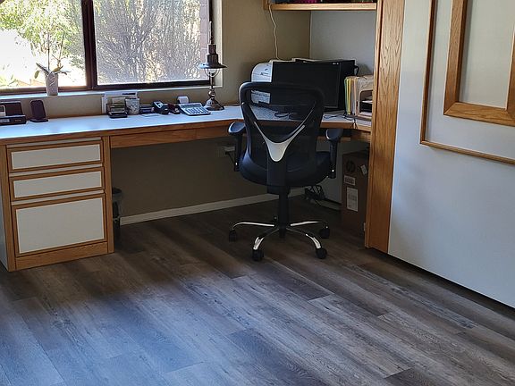 Office/murphy bedroom