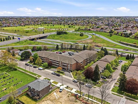 3rd image of 416 Limeridge Rd E #303