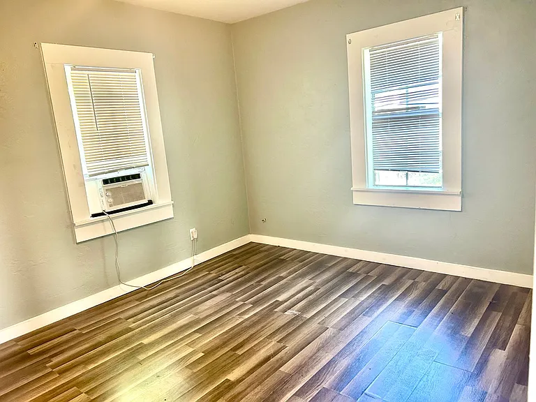 731 Florence St — Photo 6