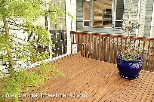 4th image of 13616 NE 202nd St