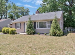 8 Pierrepont Ave, Middlesex, NJ 08846