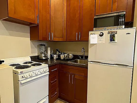 4th image of 52 Saint Marks Pl APT 5C