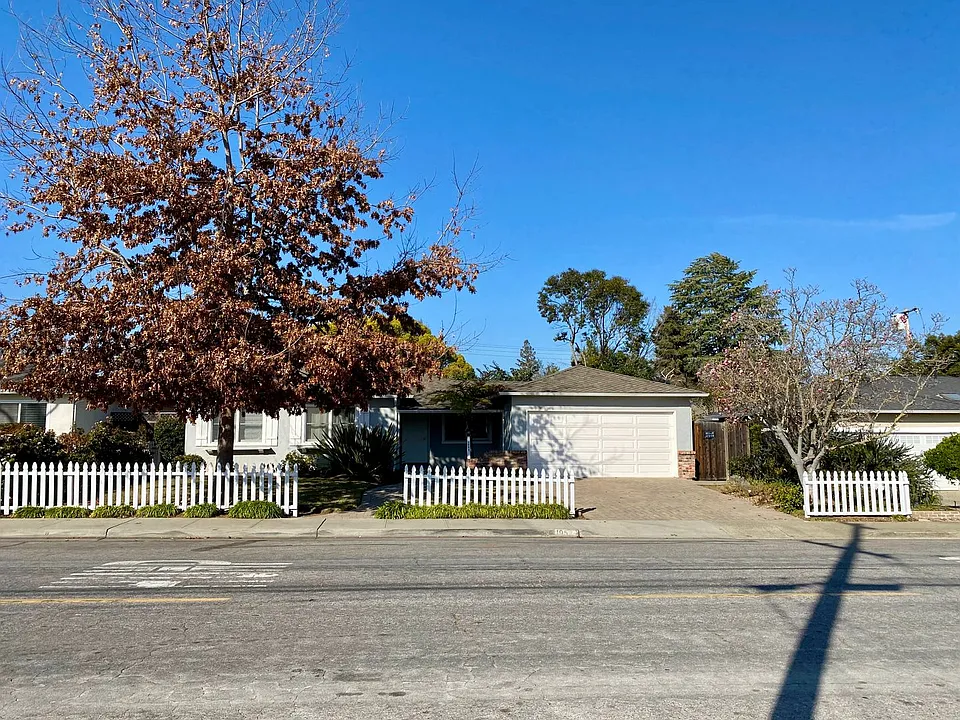 1052 Clark Ave