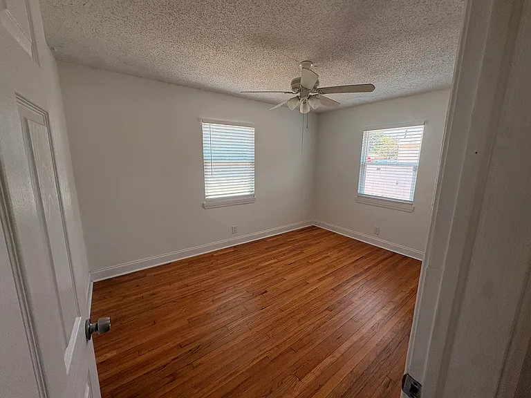 6108 Cedar St NE — Photo 5