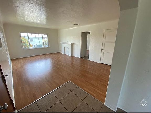 3rd image of 300 W Spruce Ave
