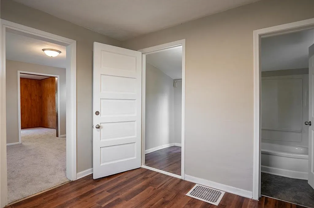 3 bed, 997 sqft, $1,850 — Photo 3