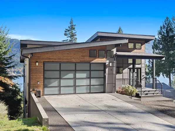 16 N Point Drive, Bellingham, WA 98229