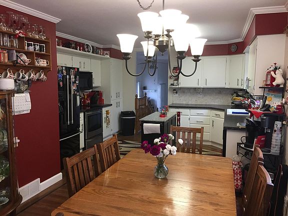 5th image of 127 Lucinda Ln