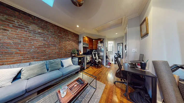 Rented by Bond New York | media 19