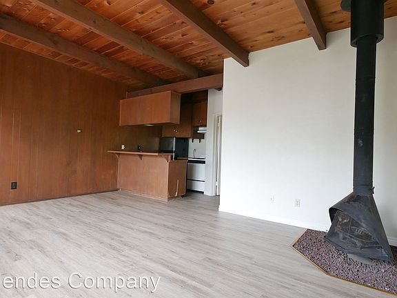 5th image of 2829 Nimitz Blvd #L