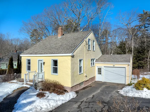 27 Pleasant Hill Road, Falmouth, ME 04105