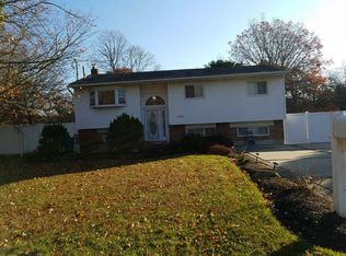 1132 Nugent Ave, Bay Shore, NY