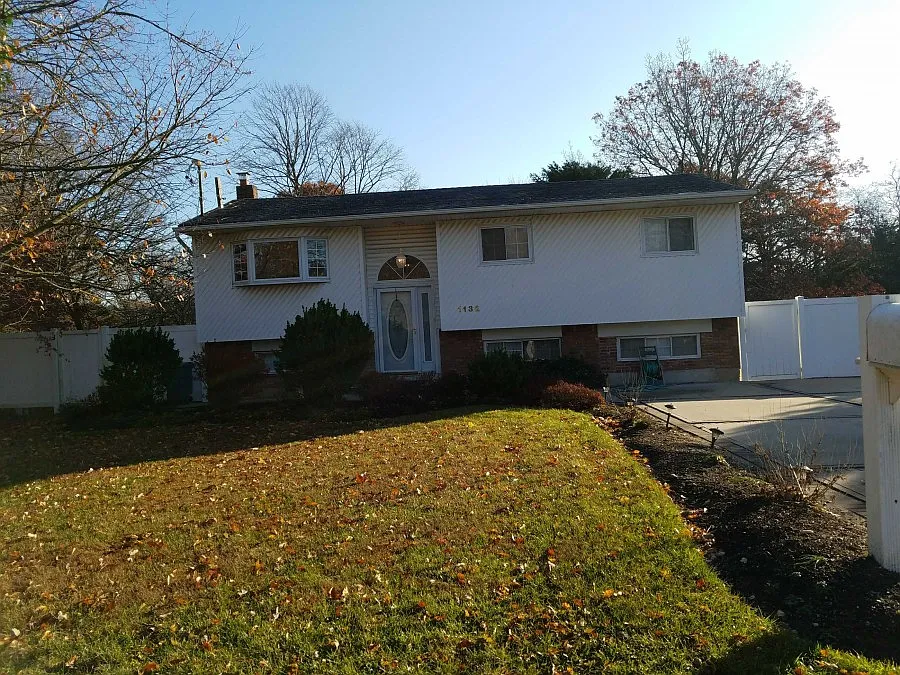 1132 Nugent Ave photo 1