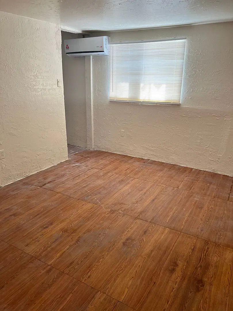 Dora — Photo 3
