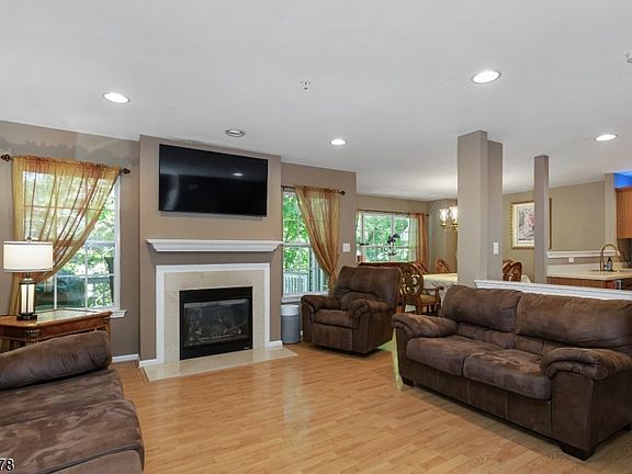 5th image of 169 Vista Ter