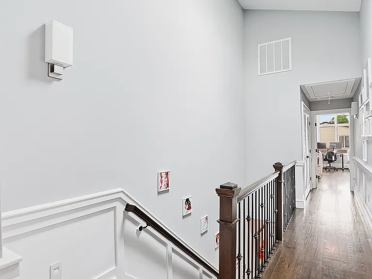 391 Lincoln Ave — Photo 26