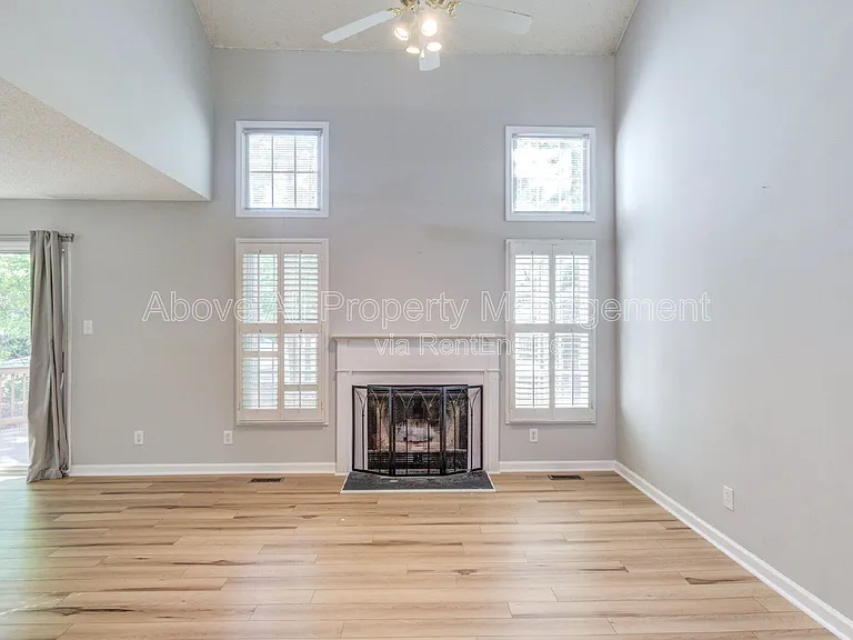 103 Unaka Ct — Photo 16