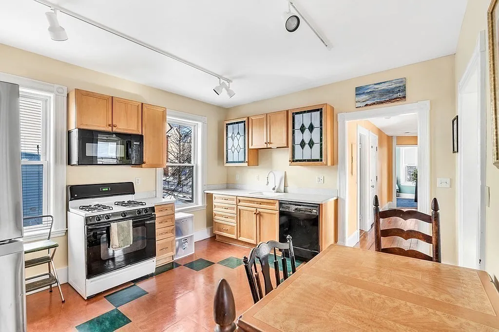 4 Bucknam St — Photo 3
