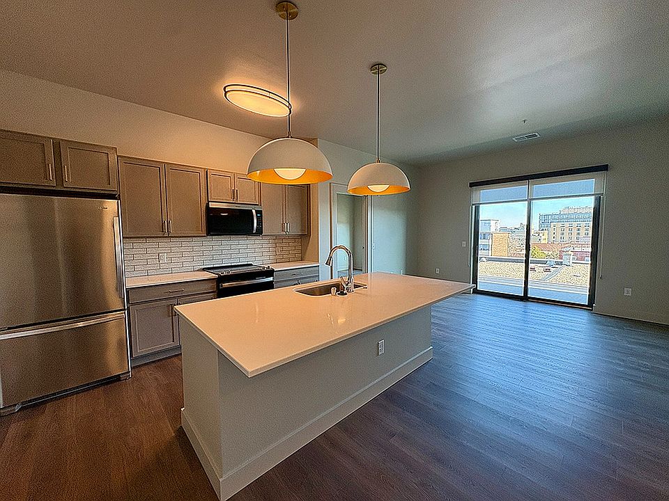 2 Bedroom/2 Bathroom - Unit 510, Kitchen