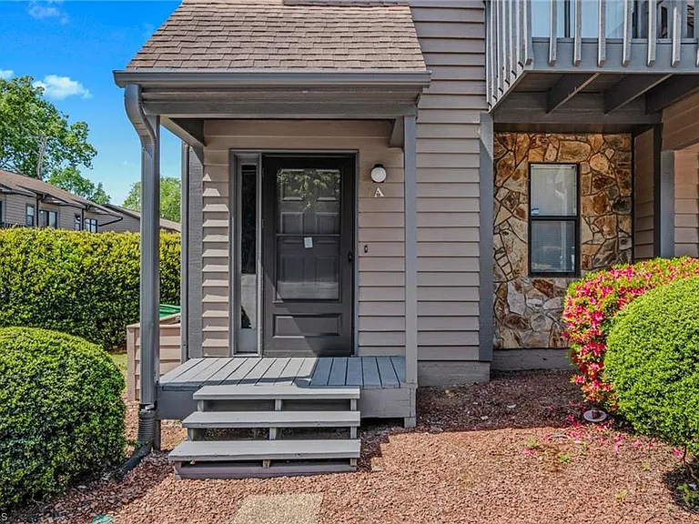 310 A Vista Cir — Photo 1