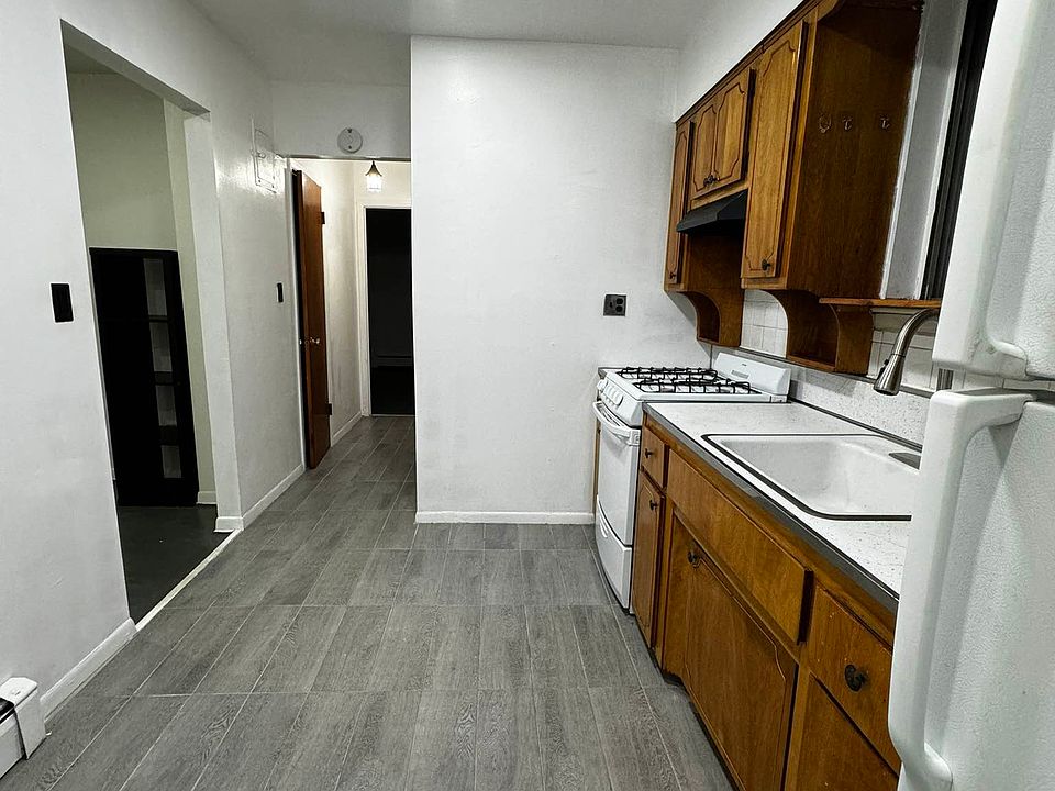 1st image of 2021 38th St #1