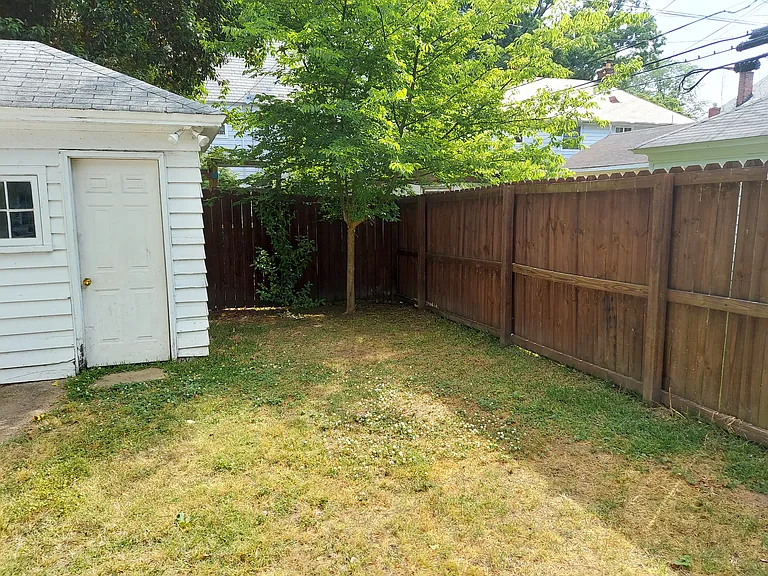 218 Hurley Ave — Photo 4