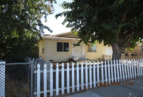 2nd image of 3008 Santa Fe Ave