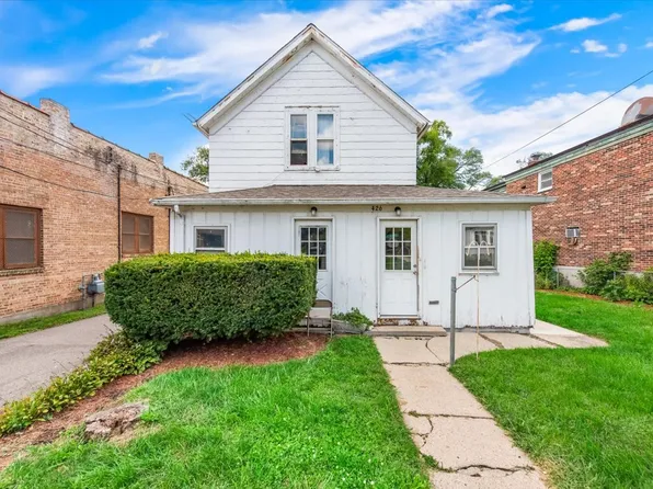 426 N Grove Ave, Elgin, IL 60120