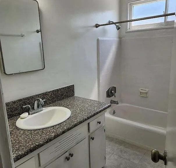 7234 Hazeltine Ave #3 — Photo 9