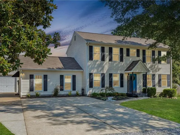 3621 Toano Woods Rd, Toano, VA 23168