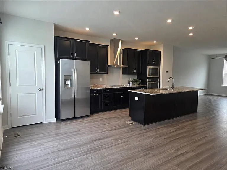 412 Bulkhead Pl — Photo 8