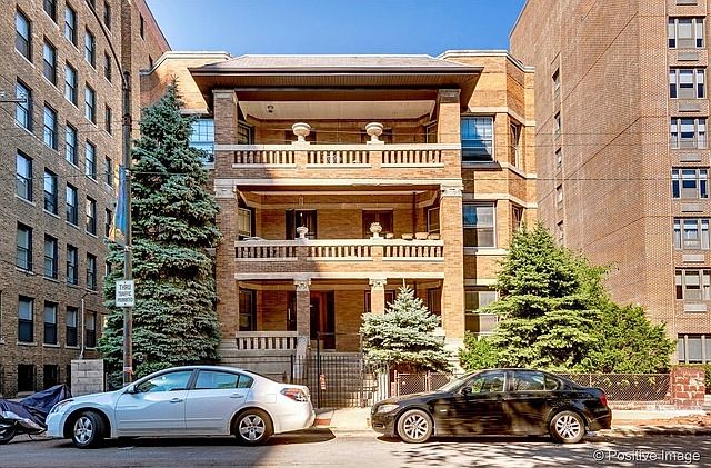 1st image of 940 W Argyle St #1E