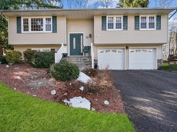 32 Chatham Road, Monroe, NY 10950