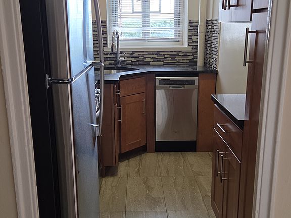 4th image of 73-24 193rd St #1