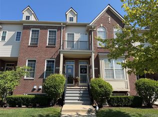 39186 Brookfield Dr, Westland, MI 48185