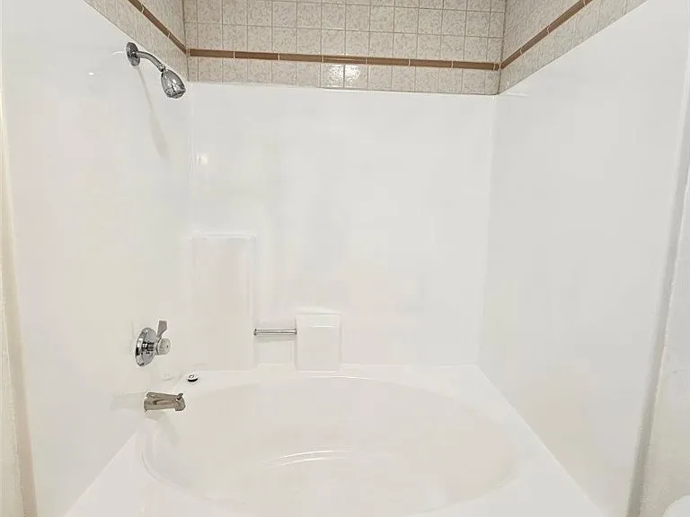 7704 Marbrook Way — Photo 23