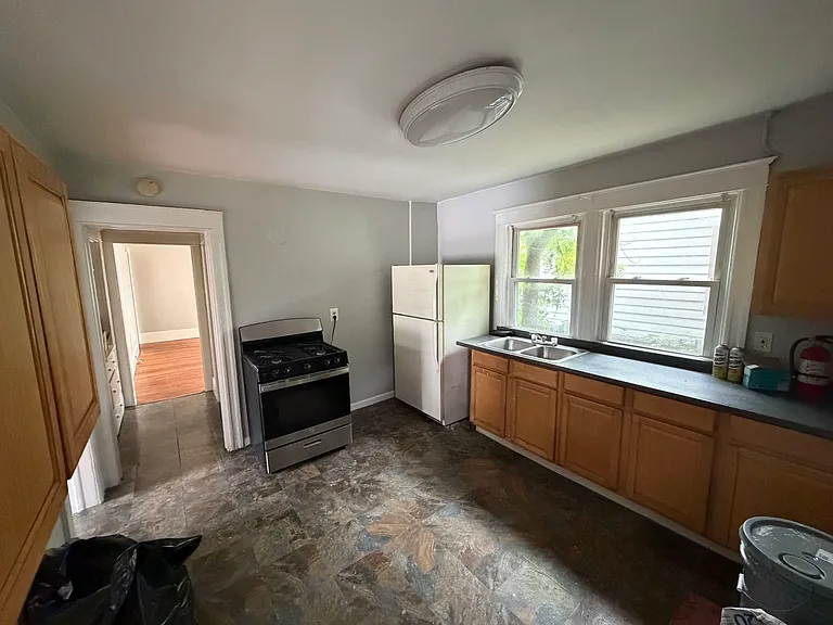 341 Mansion St #1 — Photo 8