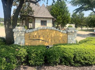 1810 Woodland Dr, Aubrey, TX 76227