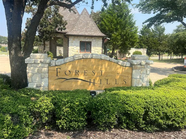 1810 Woodland Dr, Aubrey, TX 76227