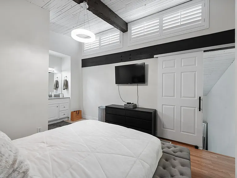 5460 White Oak Ave #B309 — Photo 4
