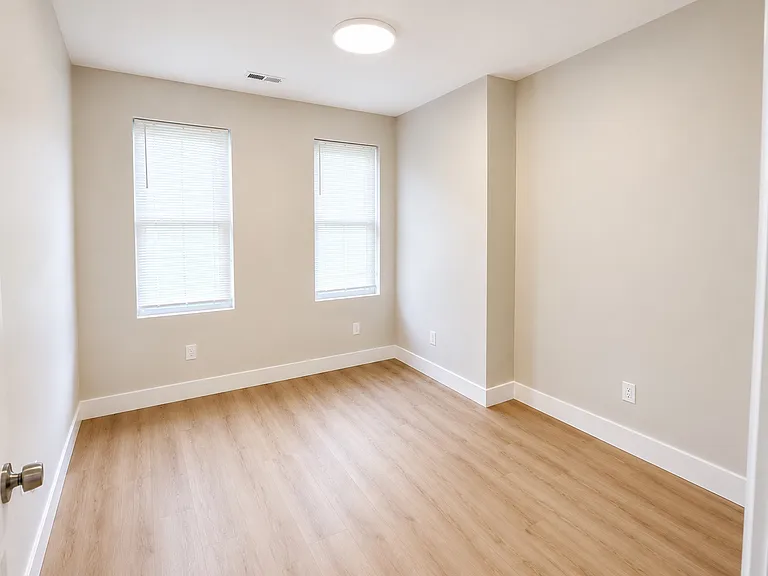 1229 W Seltzer St #2 — Photo 12