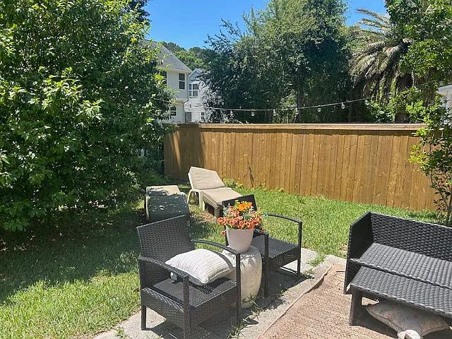 135 Revolution Dr — Photo 17