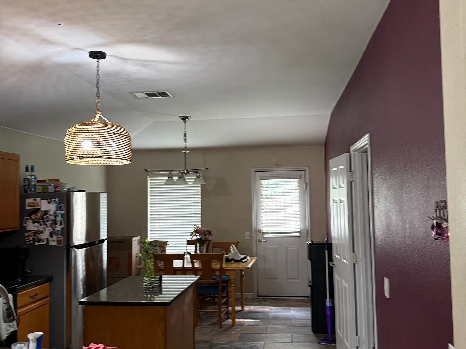 3 bed, 1347 sqft, $2,100 — Photo 4