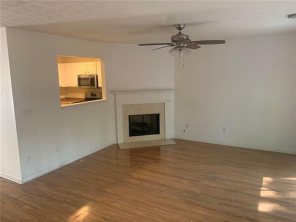 4th image of 2684 Waverly Hills Dr