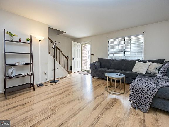 3rd image of 8 Laird Ln