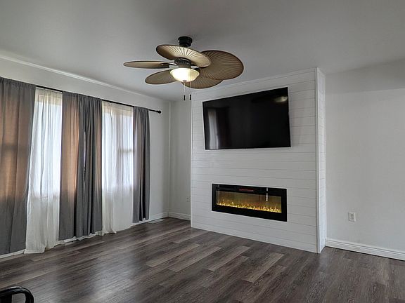4th image of 2984 Miami St
