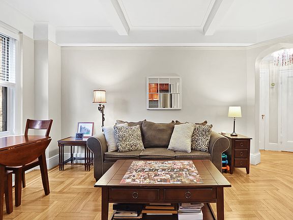 2nd image of 315 W 86th St APT 5E
