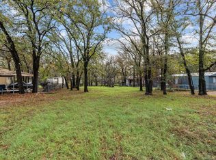 1332 Dawn Ct, Azle, TX 76020