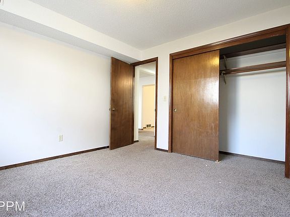 5th image of 802 N 46th St APT 05